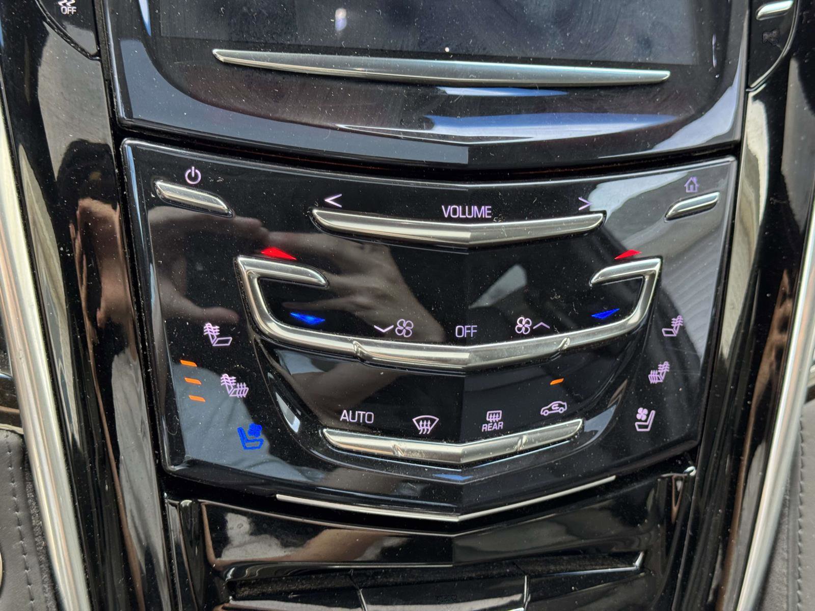 Used 2019 Cadillac Escalade Platinum AWD/4WD image 28