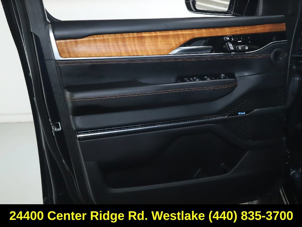Used 2022 Jeep Grand Wagoneer Series III AWD/4WD image 19