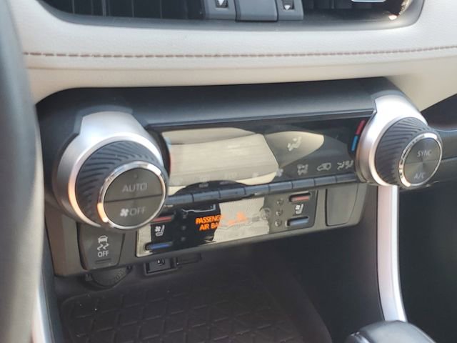 Used 2022 Toyota RAV4 Limited AWD/4WD image 19