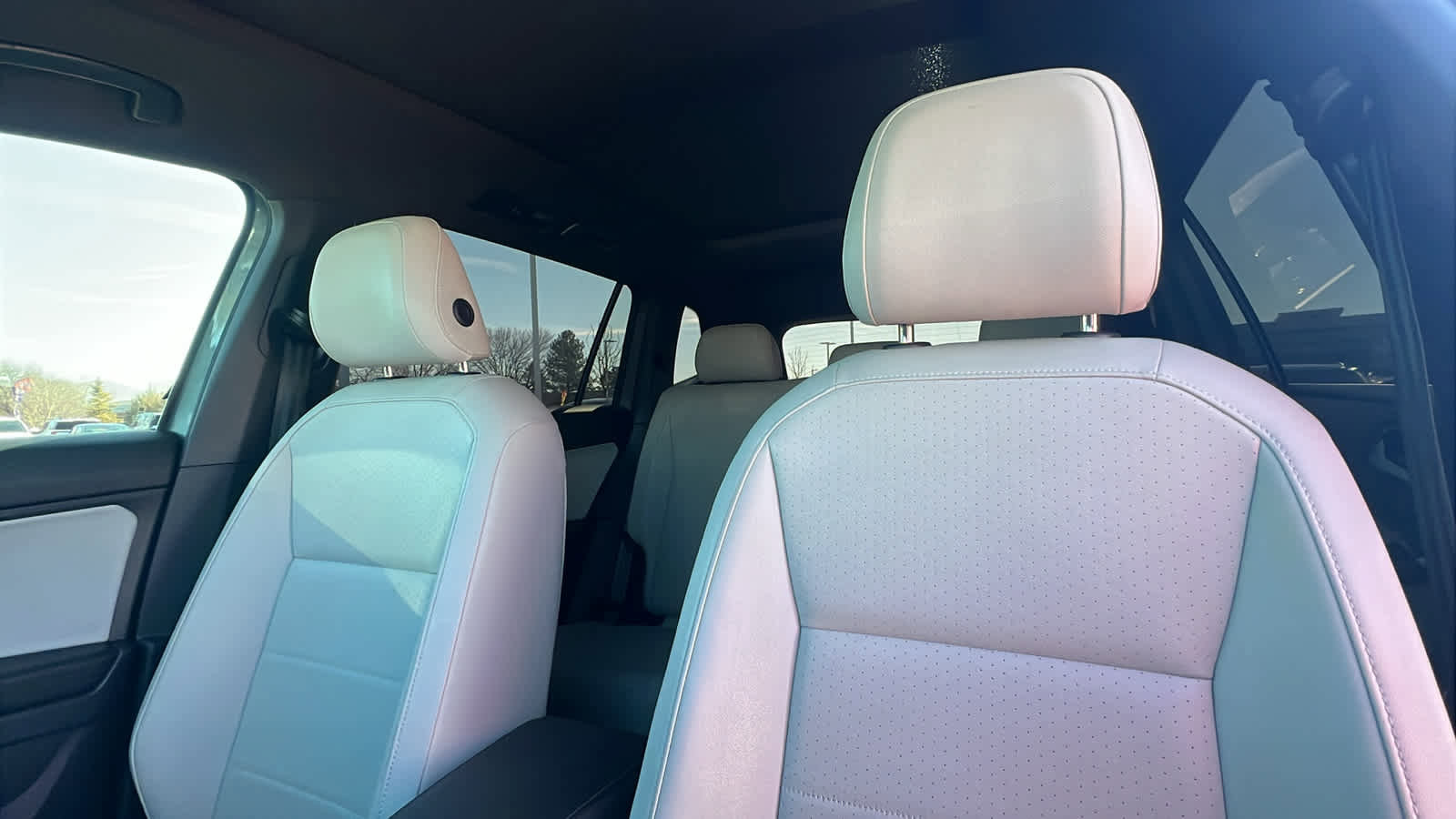 Used 2020 Volkswagen Tiguan SE R-Line image 11