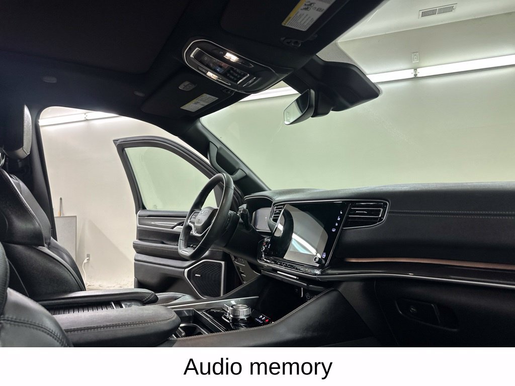 Used 2024 Jeep Wagoneer 4WD w/ Premium Group I image 20