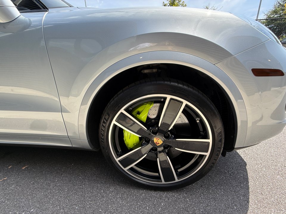 Certified 2020 Porsche Cayenne Turbo S AWD/4WD image 11