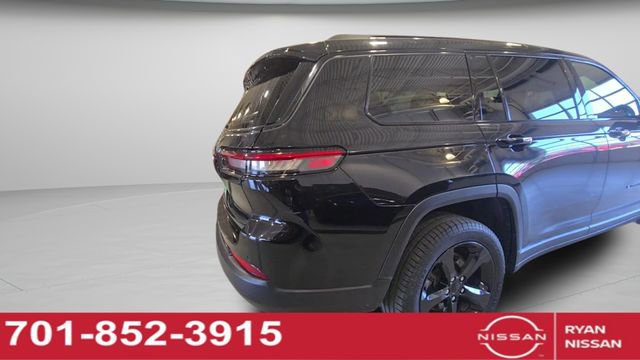 Used 2023 Jeep Grand Cherokee L Laredo image 5
