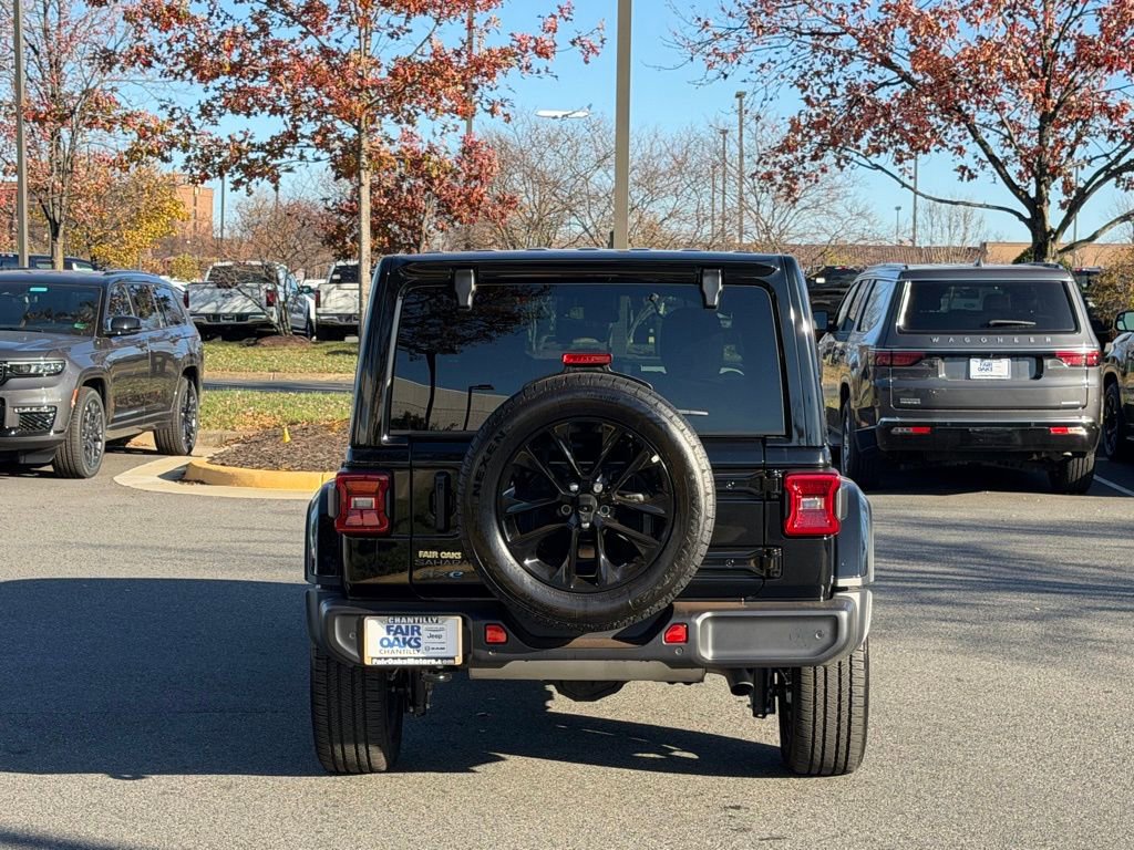 Used 2025 Jeep Wrangler Unlimited Sahara w/ Safety Group image 8