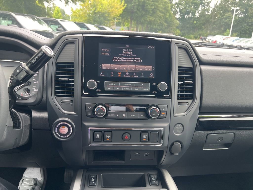 Used 2024 Nissan Titan SV w/ SV Convenience Package image 13