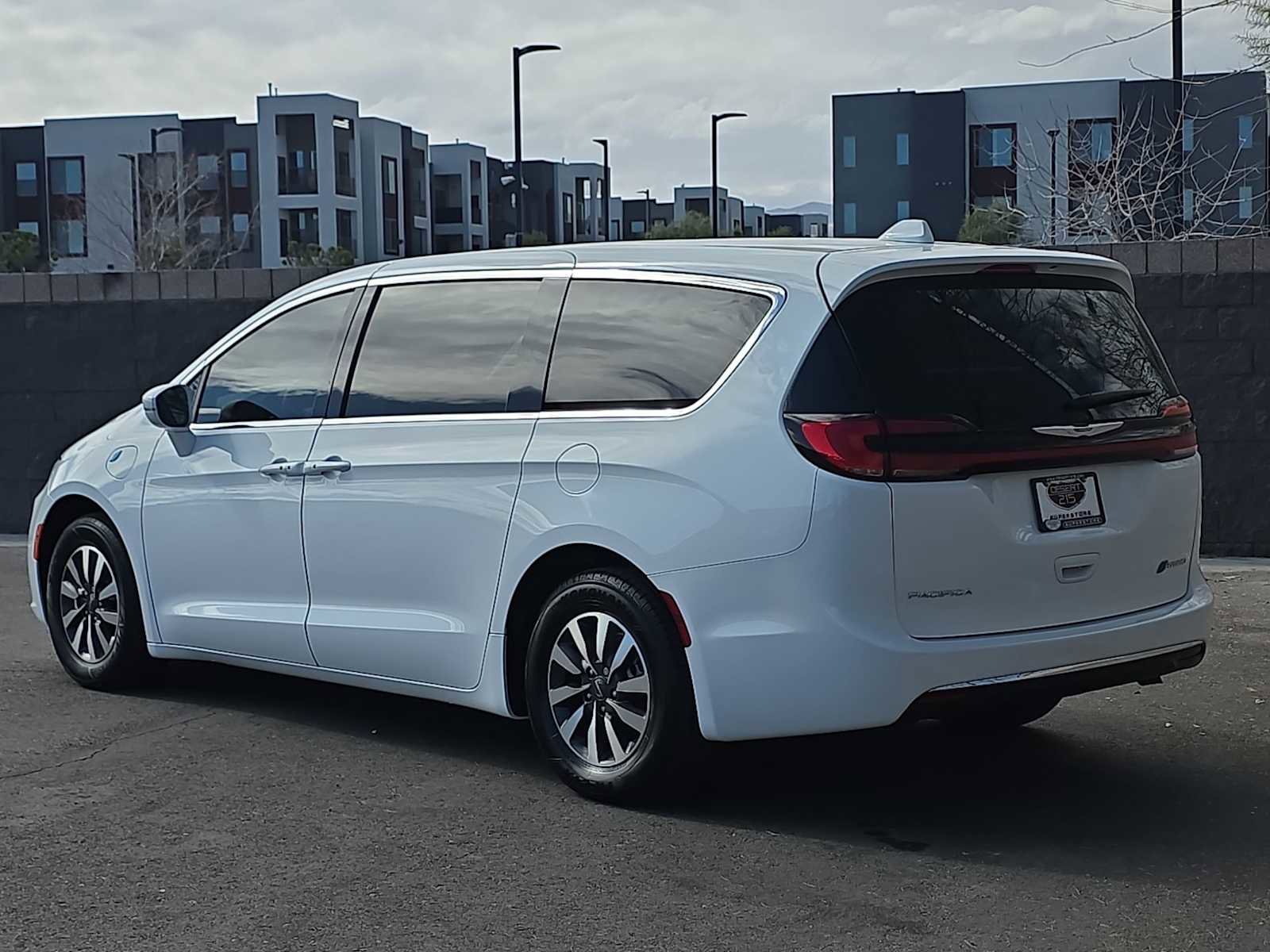 Used 2022 Chrysler Pacifica Touring-L image 7