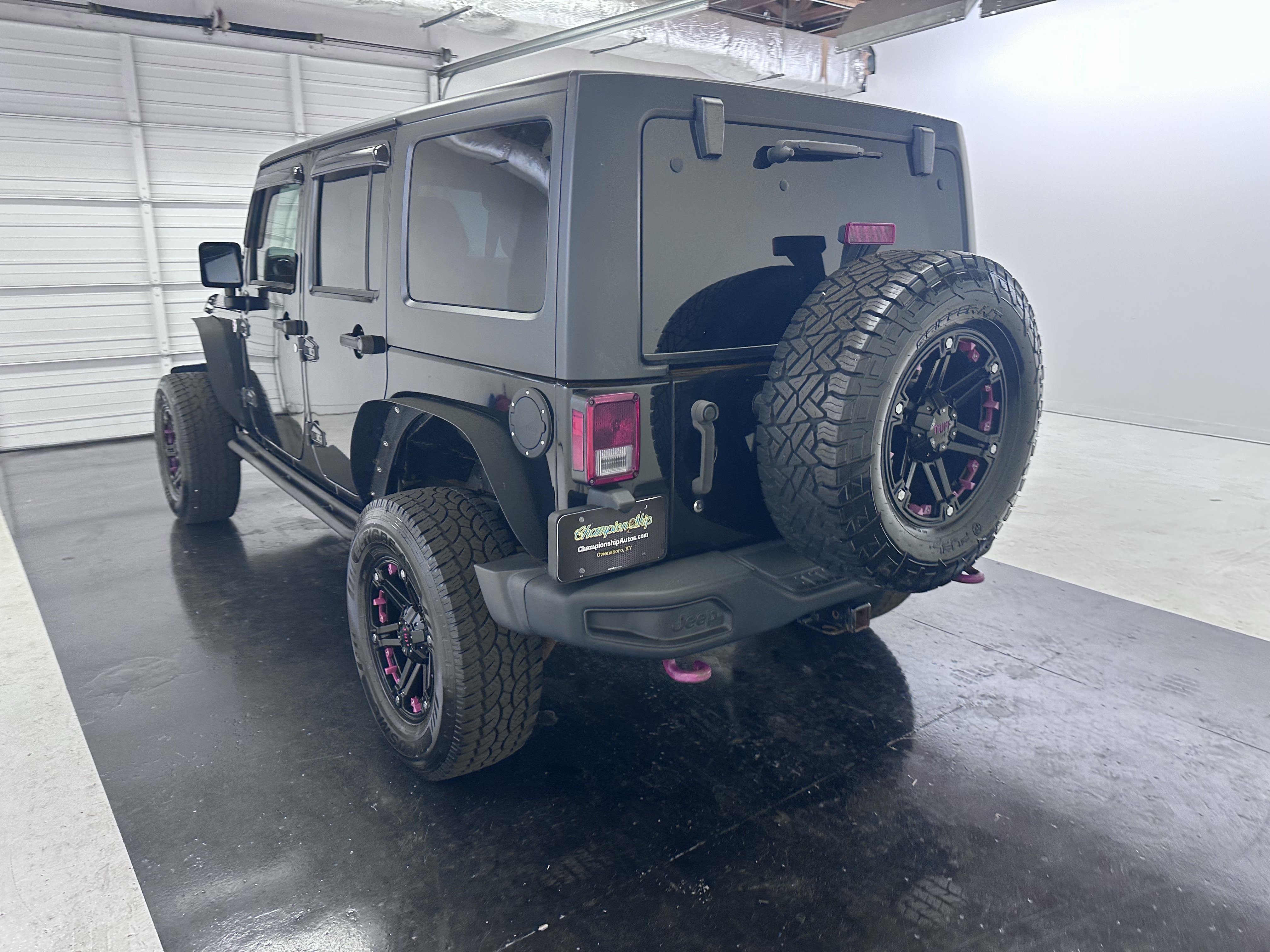 Used 2015 Jeep Wrangler Unlimited Rubicon AWD/4WD image 12