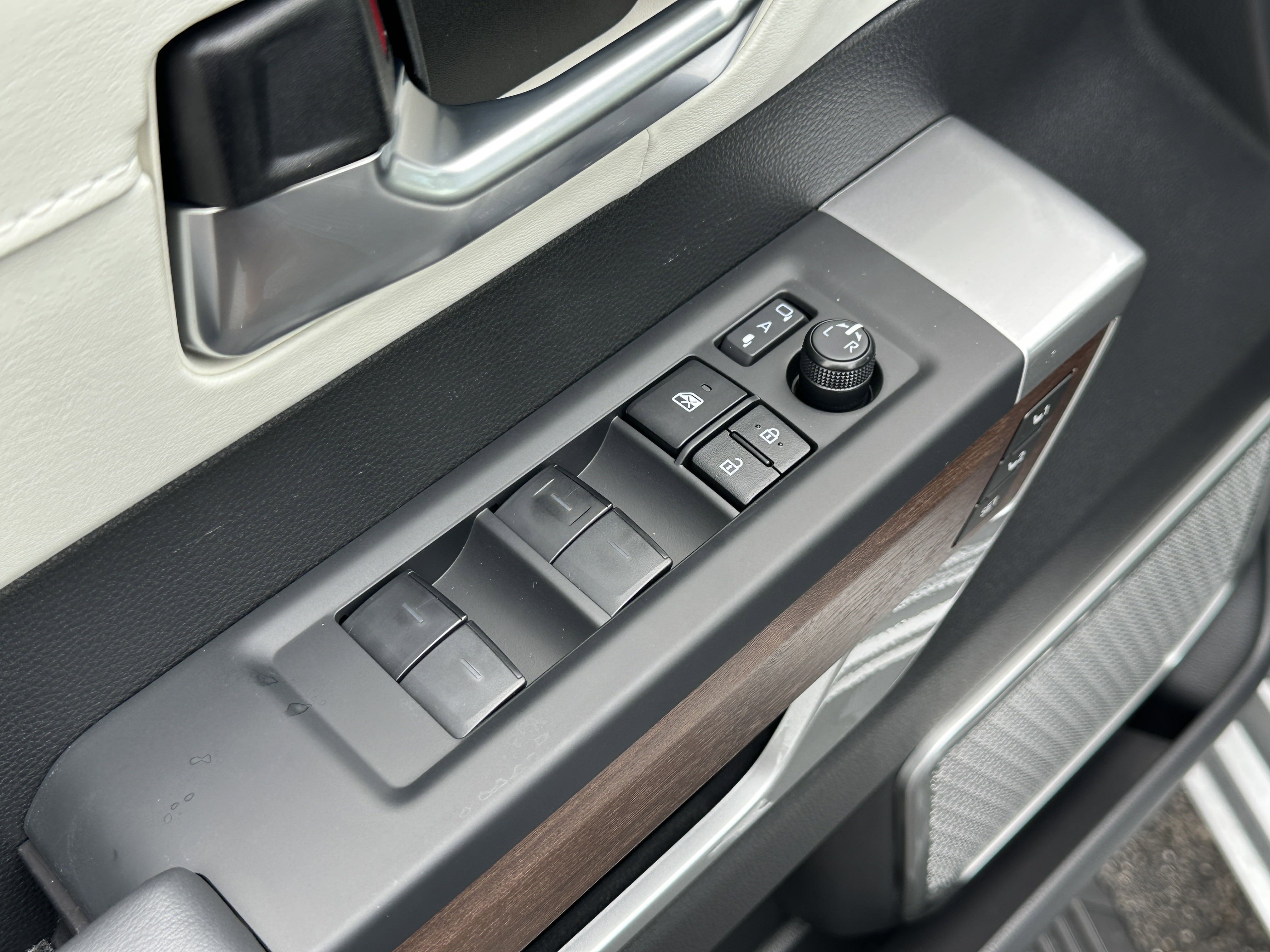 Used 2025 Toyota Sequoia Capstone image 24