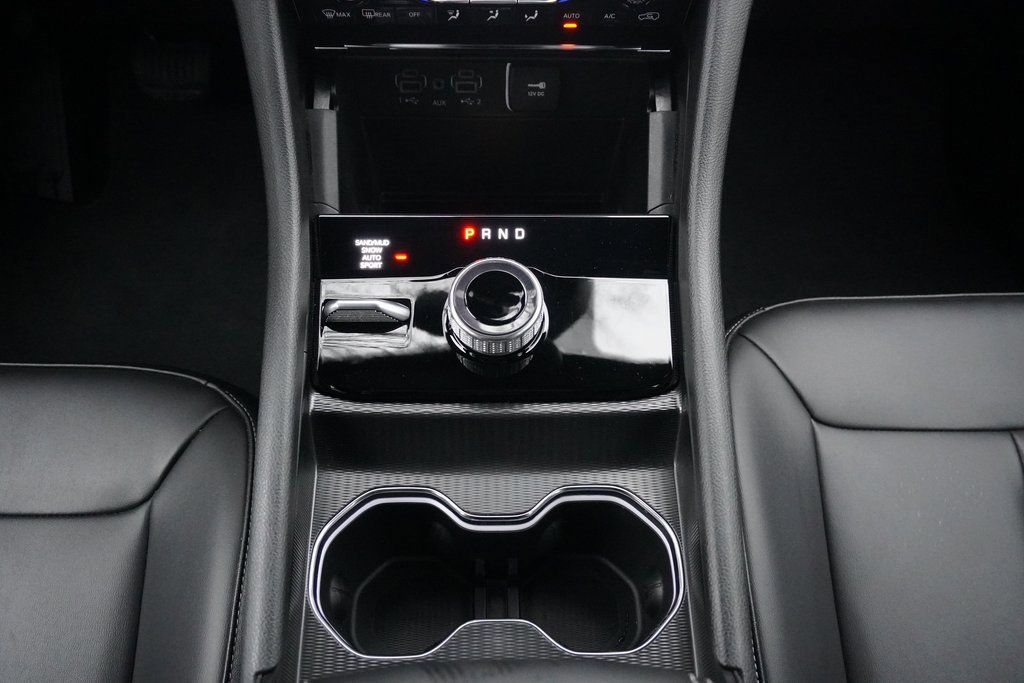 Used 2024 Jeep Grand Cherokee Limited w/ Black Appearance Package image 17