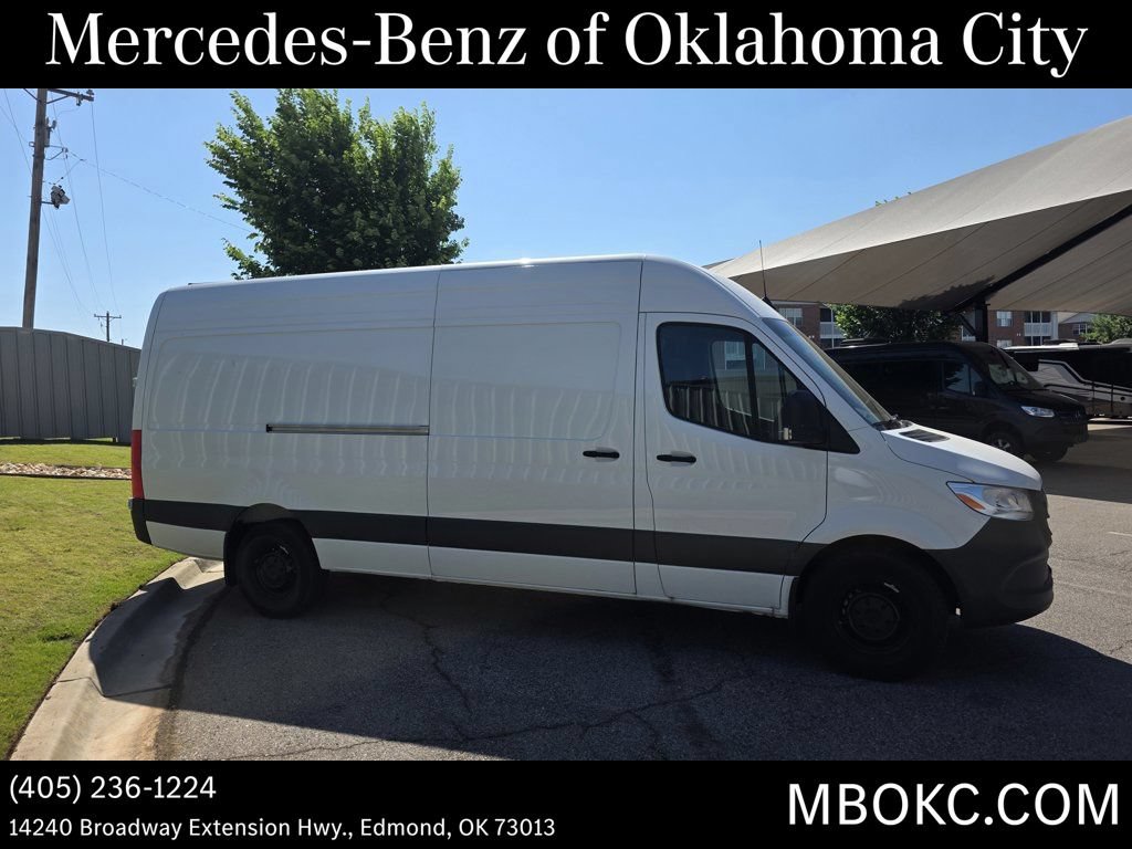 Used 2025 Mercedes-Benz Sprinter 2500 image 3