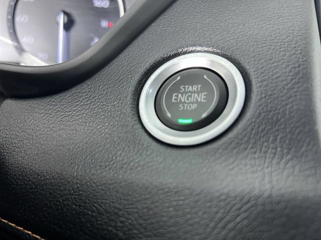 Certified 2022 Cadillac XT4 Sport AWD/4WD image 17