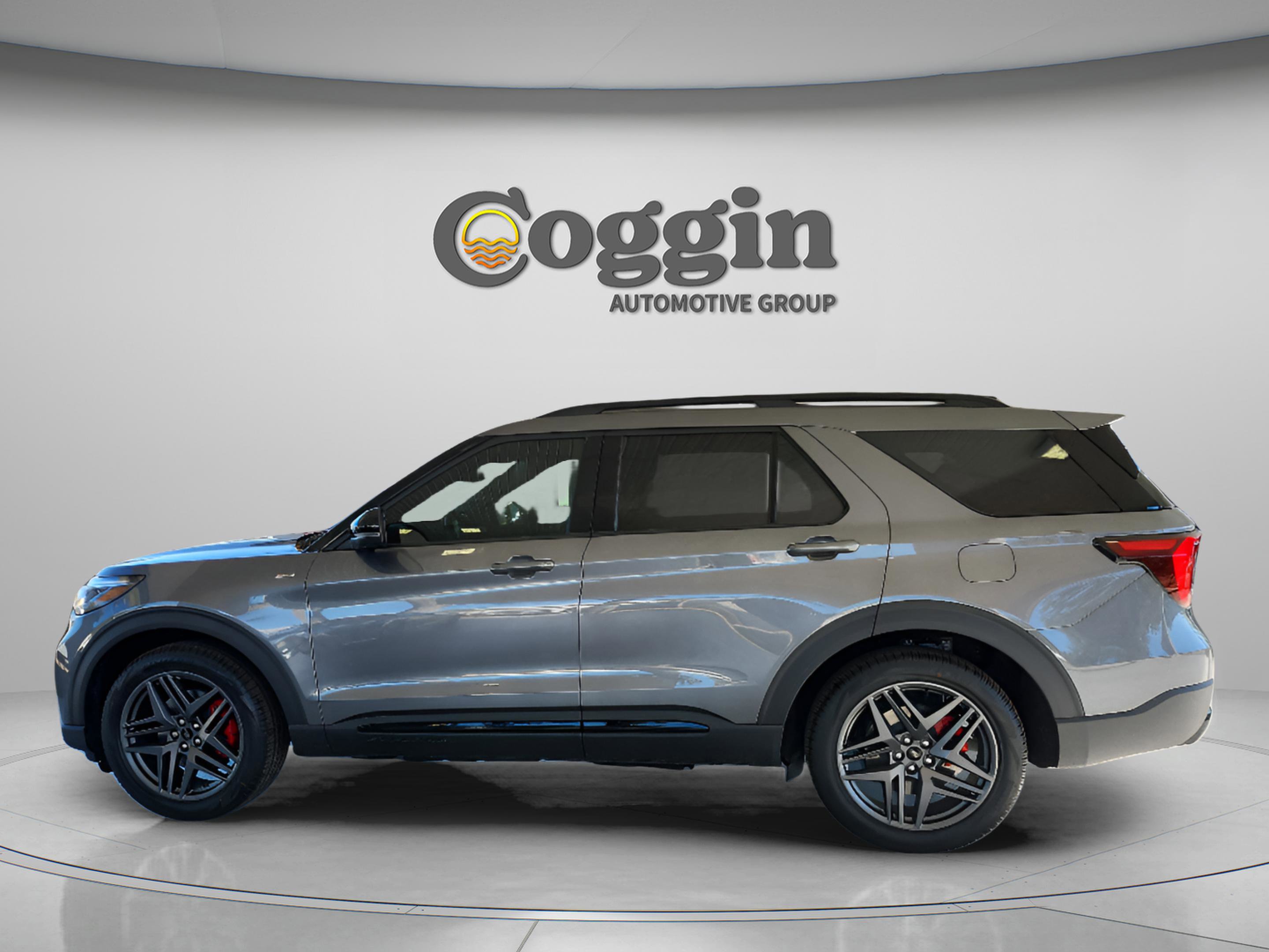 New 2026 Ford Explorer ST-Line w/ ST-Line Street Pack image 3