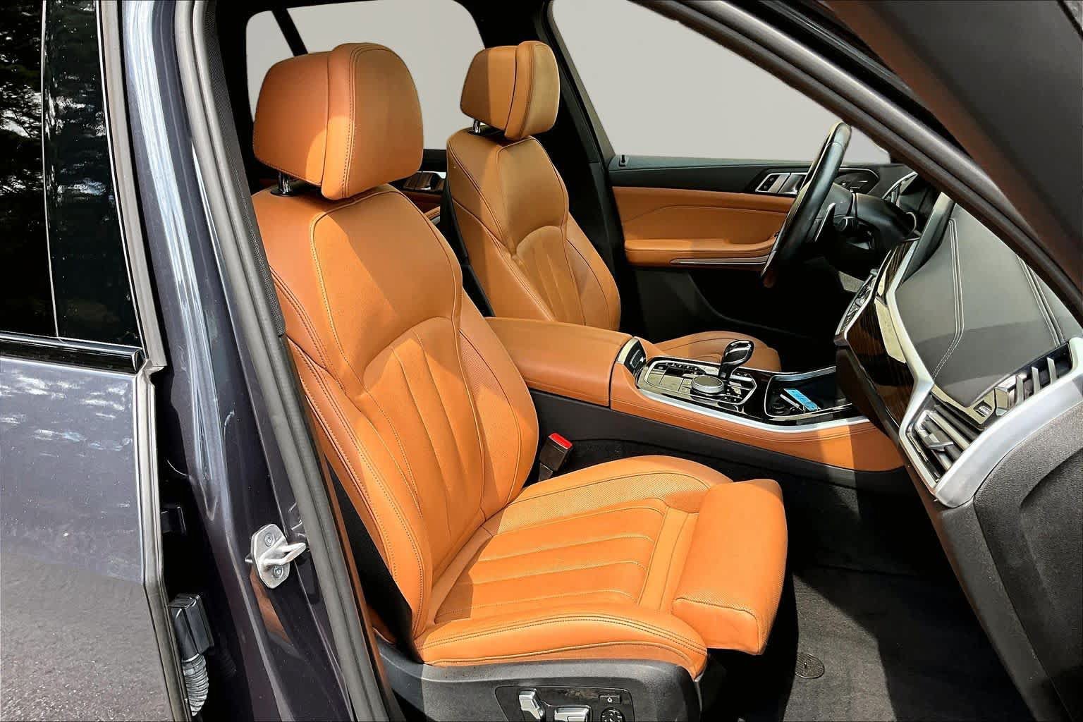 Used 2021 BMW X5 M50i w/ Premium Package AWD/4WD image 9