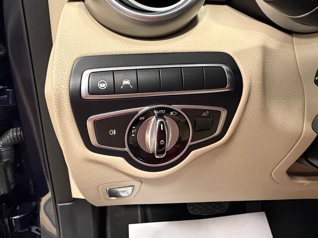 Used 2017 Mercedes-Benz GLC 300 4MATIC Coupe image 16