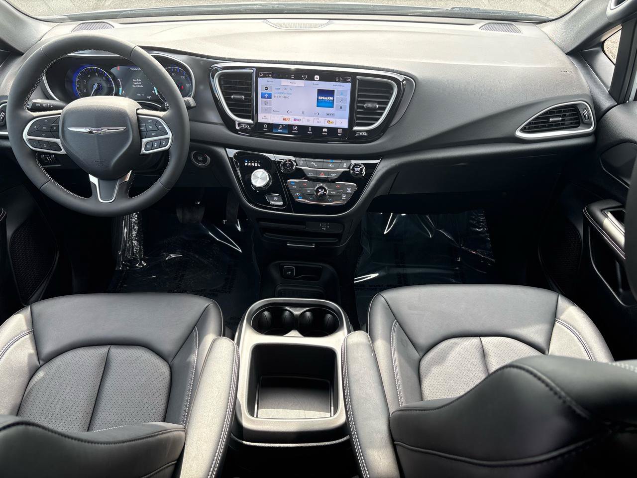 Used 2026 Chrysler Pacifica Select FWD image 6