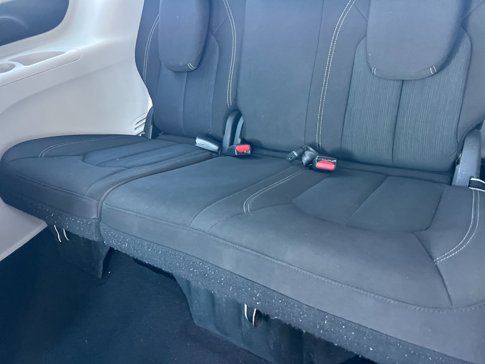 Used 2022 Chrysler Voyager LX FWD image 15