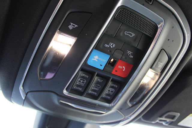 Used 2025 Jeep Grand Cherokee L Overland w/ Luxury Tech Group IV AWD/4WD image 29