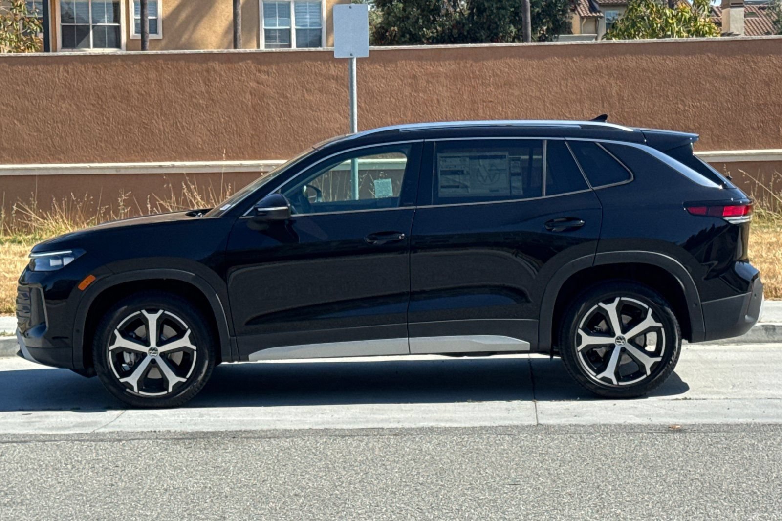 New 2025 Volkswagen Tiguan SE AWD/4WD image 7