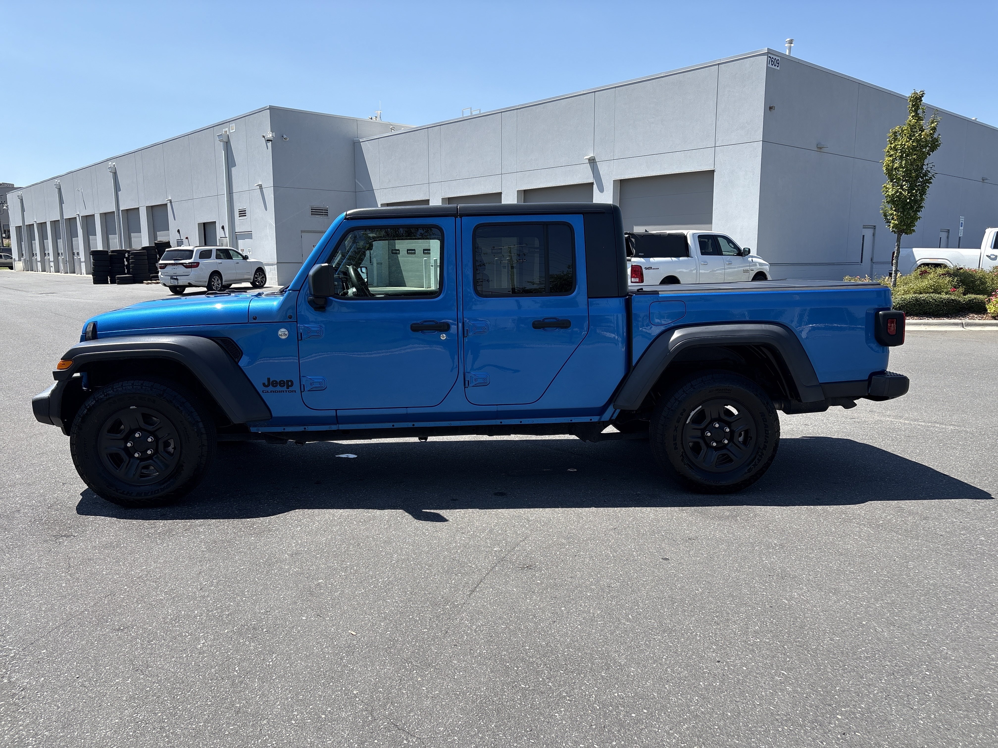 Used 2021 Jeep Gladiator Sport AWD/4WD image 6