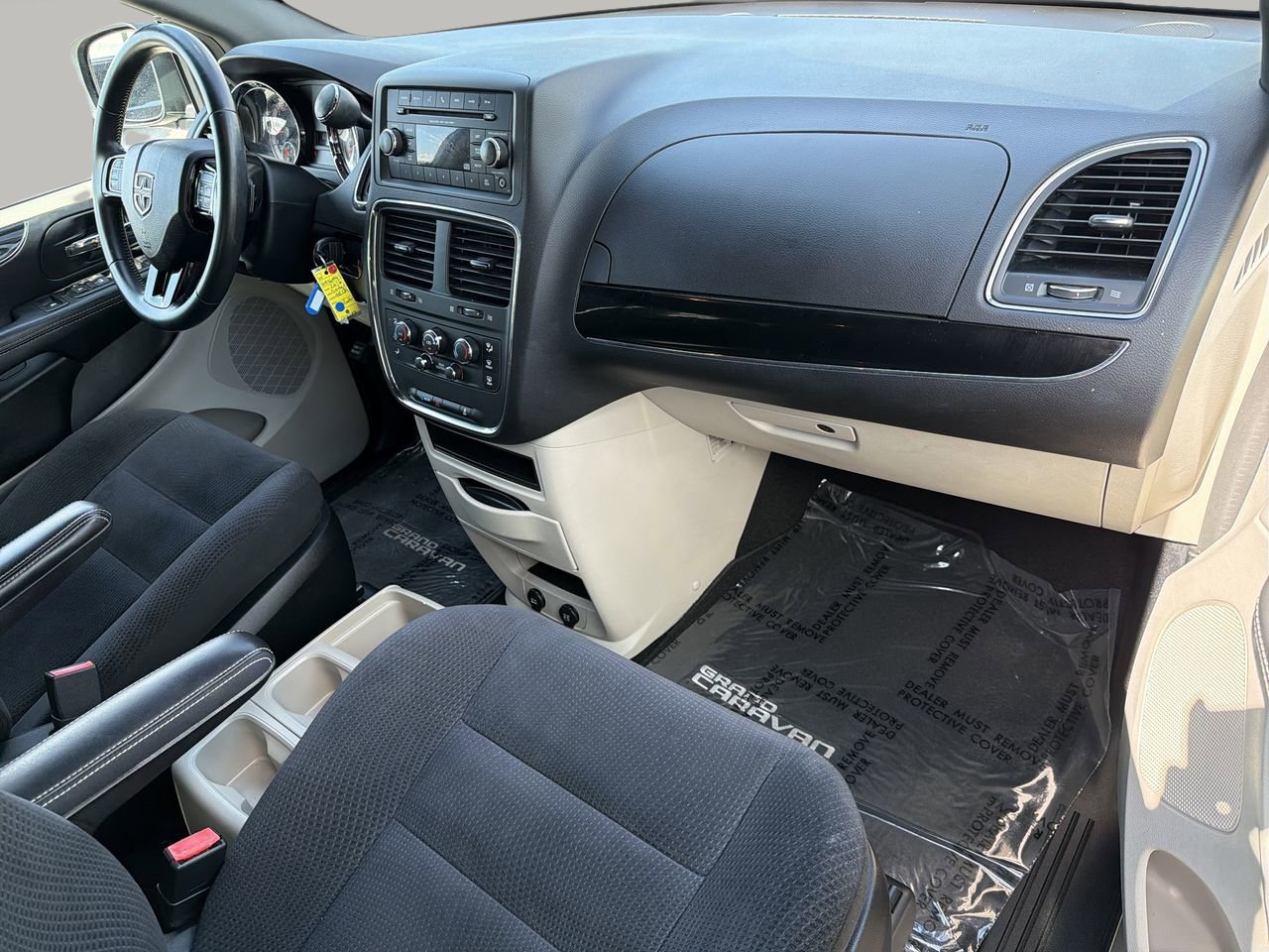 Used 2016 Dodge Grand Caravan SE FWD image 11