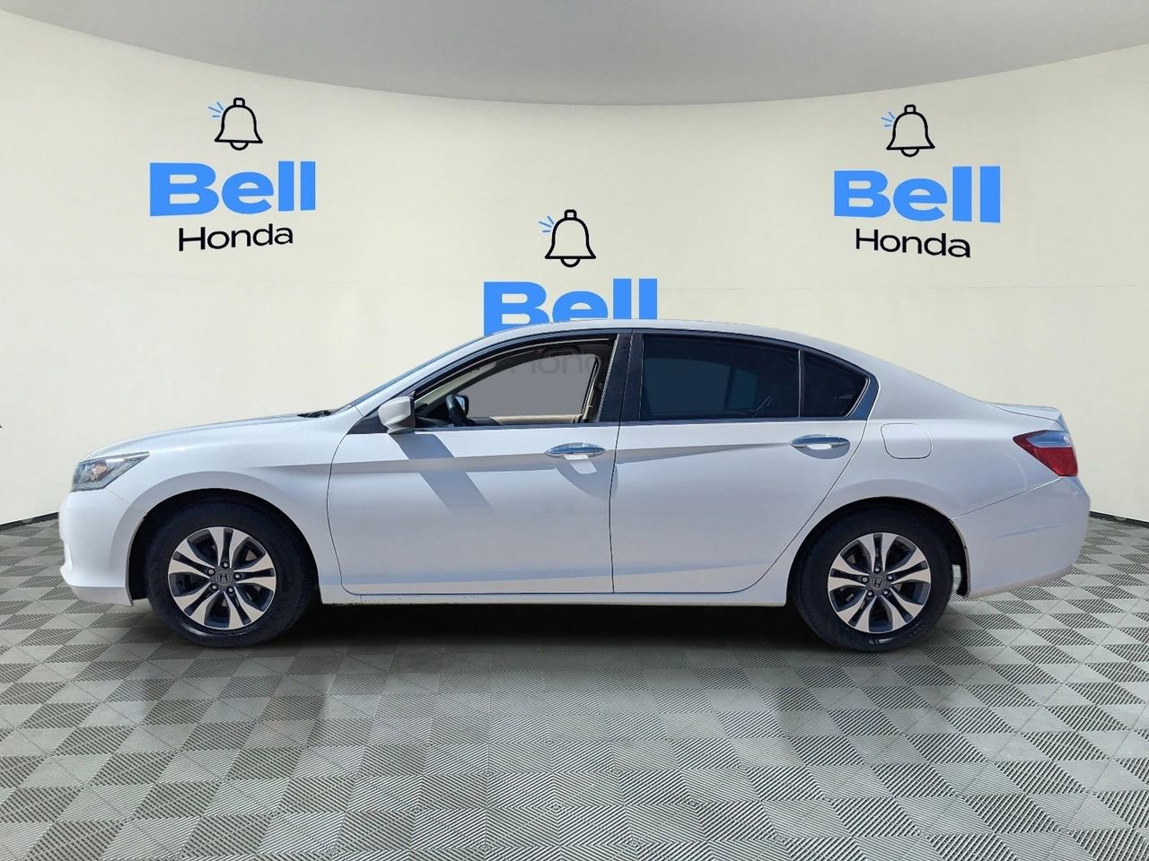Used 2015 Honda Accord LX image 2