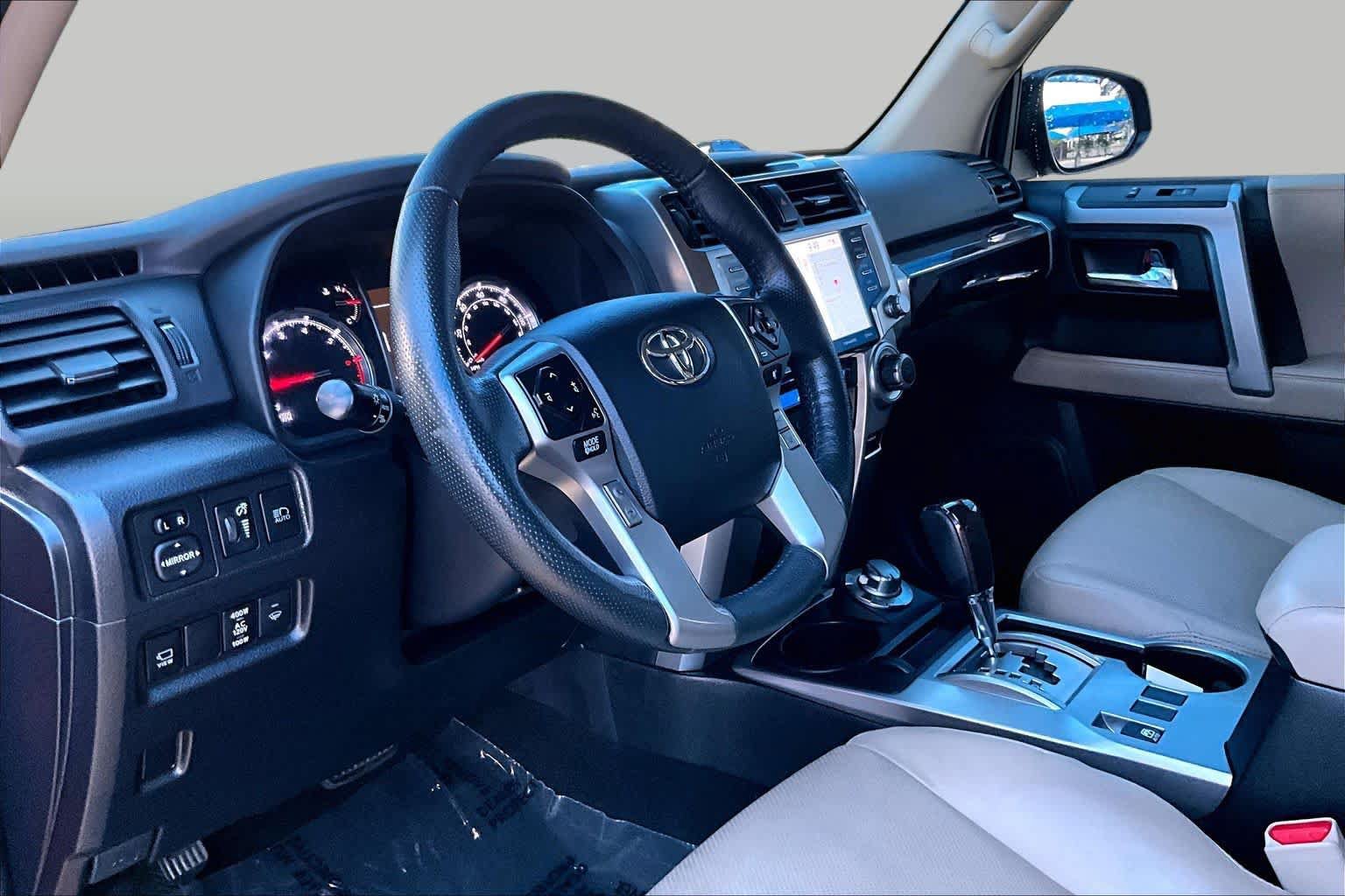 Used 2023 Toyota 4Runner Limited AWD/4WD image 17