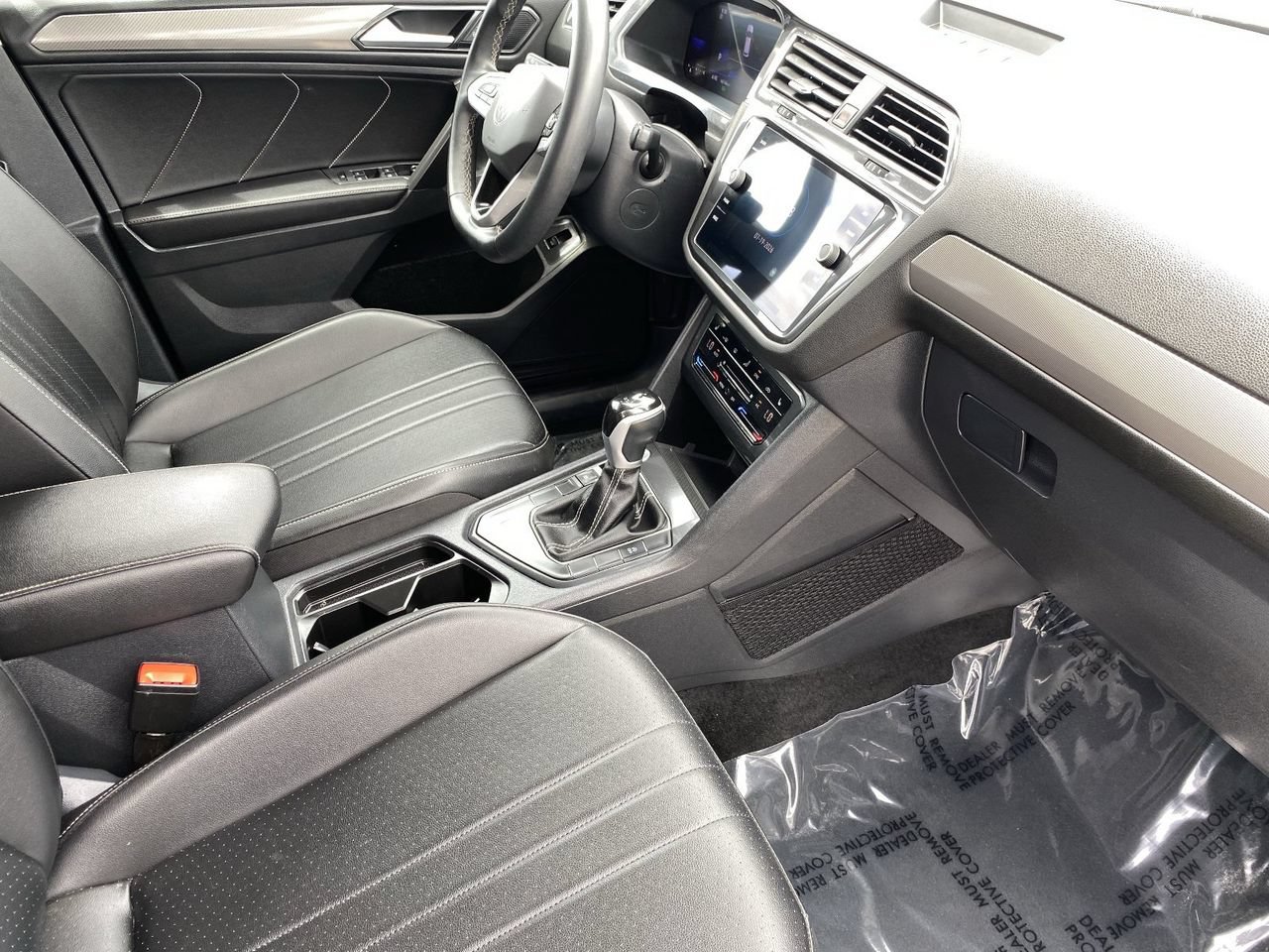 Used 2024 Volkswagen Tiguan SE FWD image 9