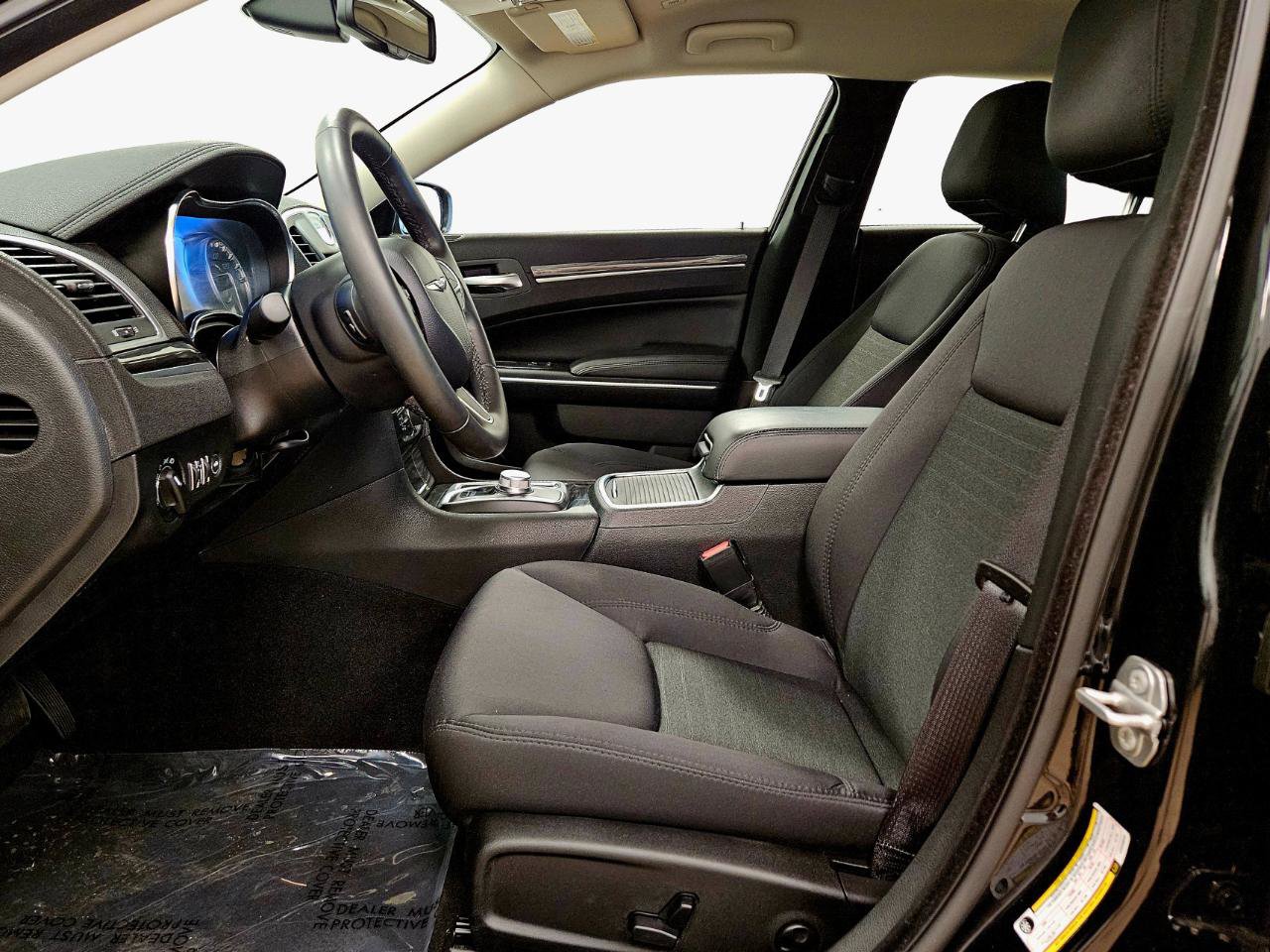 Used 2020 Chrysler 300 Touring w/ Sport Appearance Package image 10