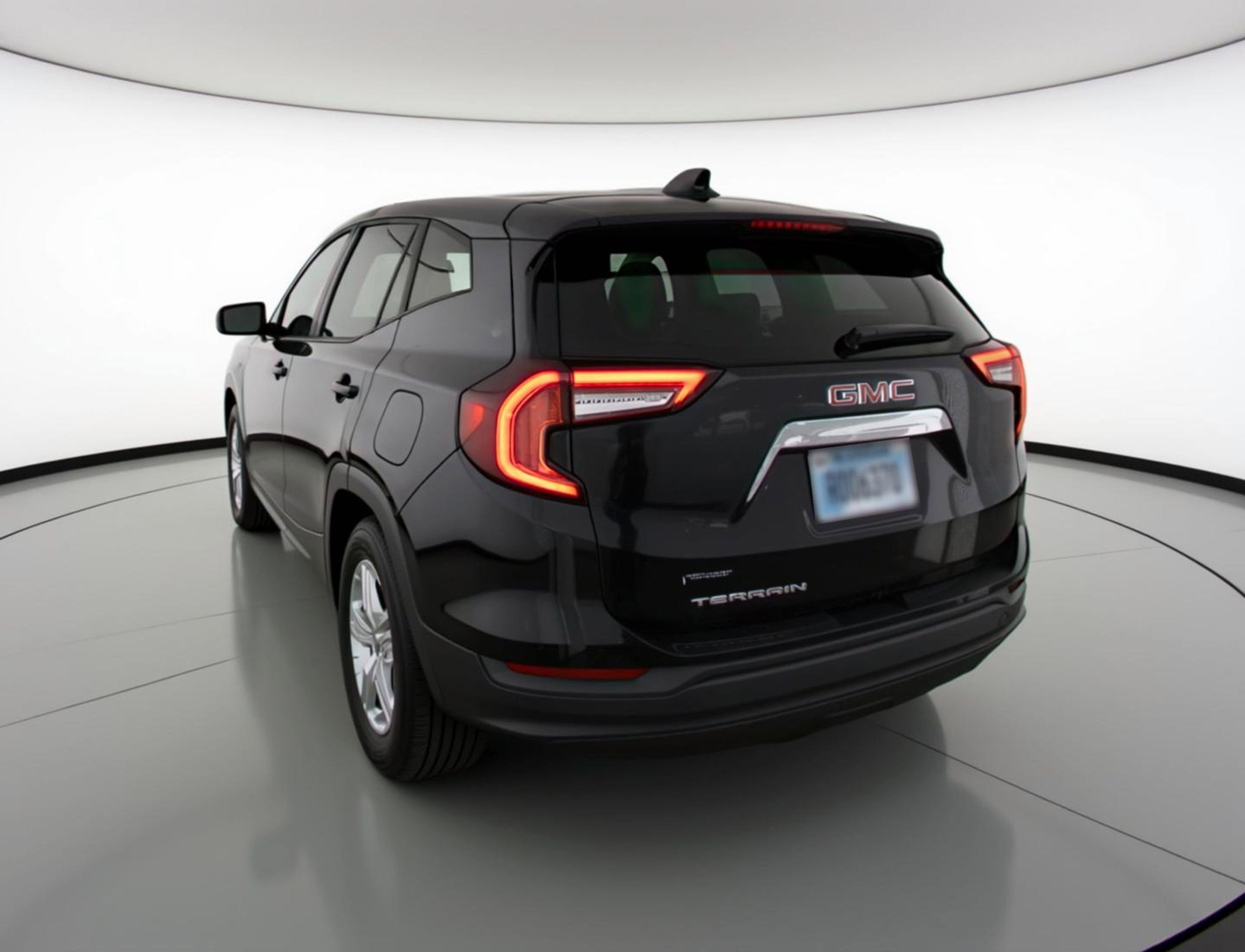 Used 2024 GMC Terrain SLE image 6