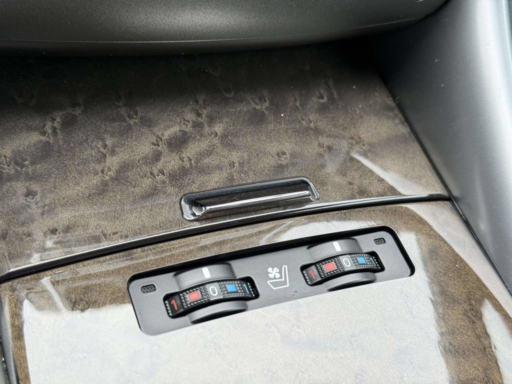 Used 2010 Lexus IS 350C RWD image 24