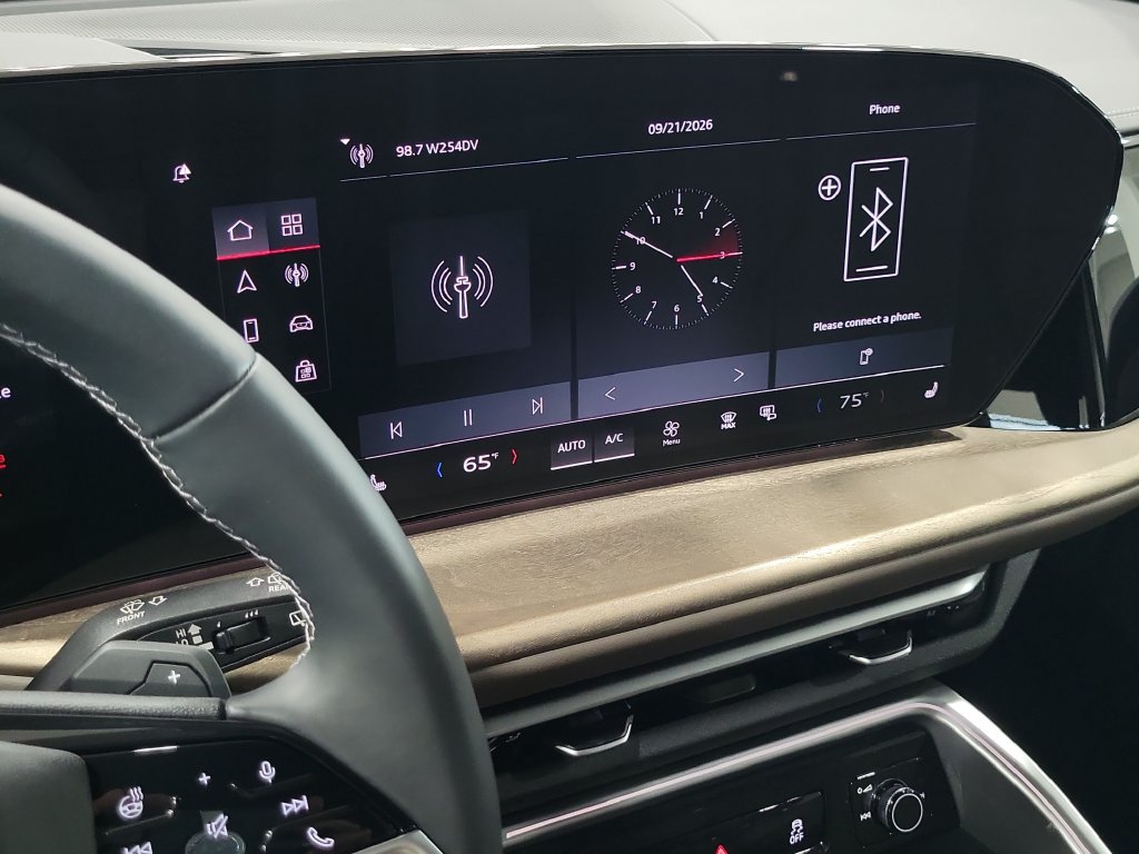 Certified 2025 Audi Q5 Premium w/ Premium Plus AWD/4WD image 15