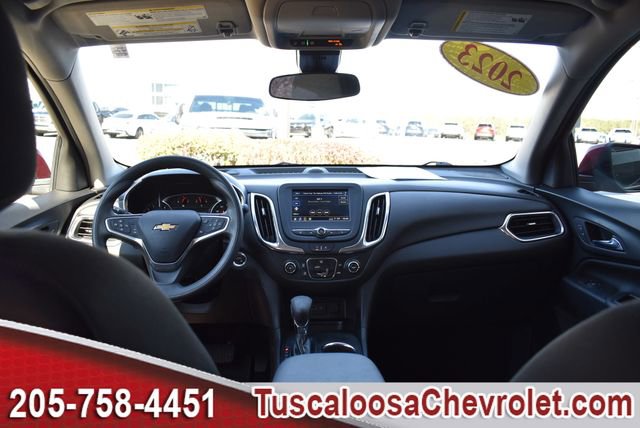 Used 2023 Chevrolet Equinox LT image 3