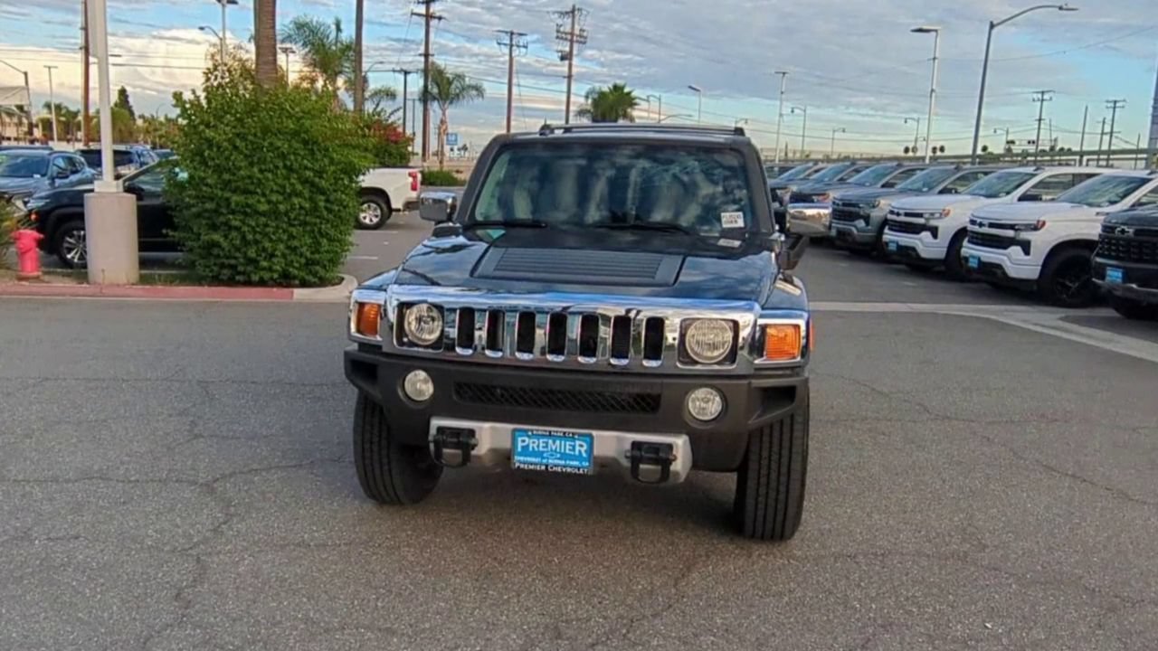 Used 2009 HUMMER H3 Luxury AWD/4WD image 3