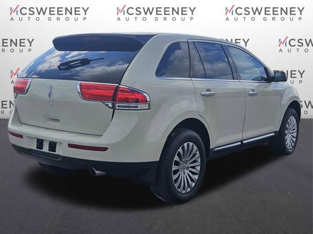 Used 2014 Lincoln MKX FWD w/ Walnut Swirl Wood Package image 5