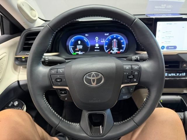 Used 2024 Toyota Crown AWD/4WD image 32