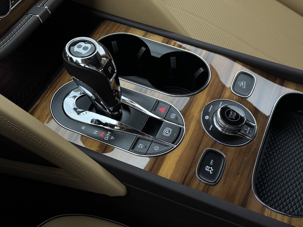 New 2024 Bentley Bentayga Plug-In Hybrid image 21