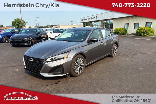 Used 2024 Nissan Altima 2.5 SV FWD image 3