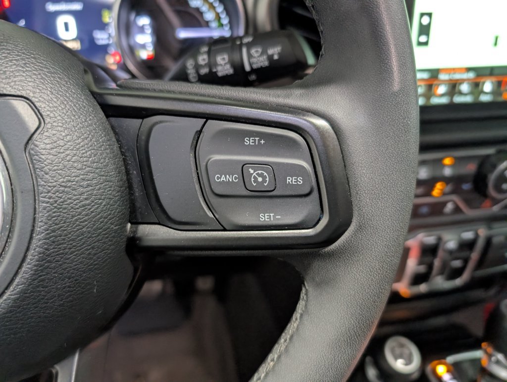 Used 2023 Jeep Wrangler Unlimited w/ Sun & Screen Package AWD/4WD image 17