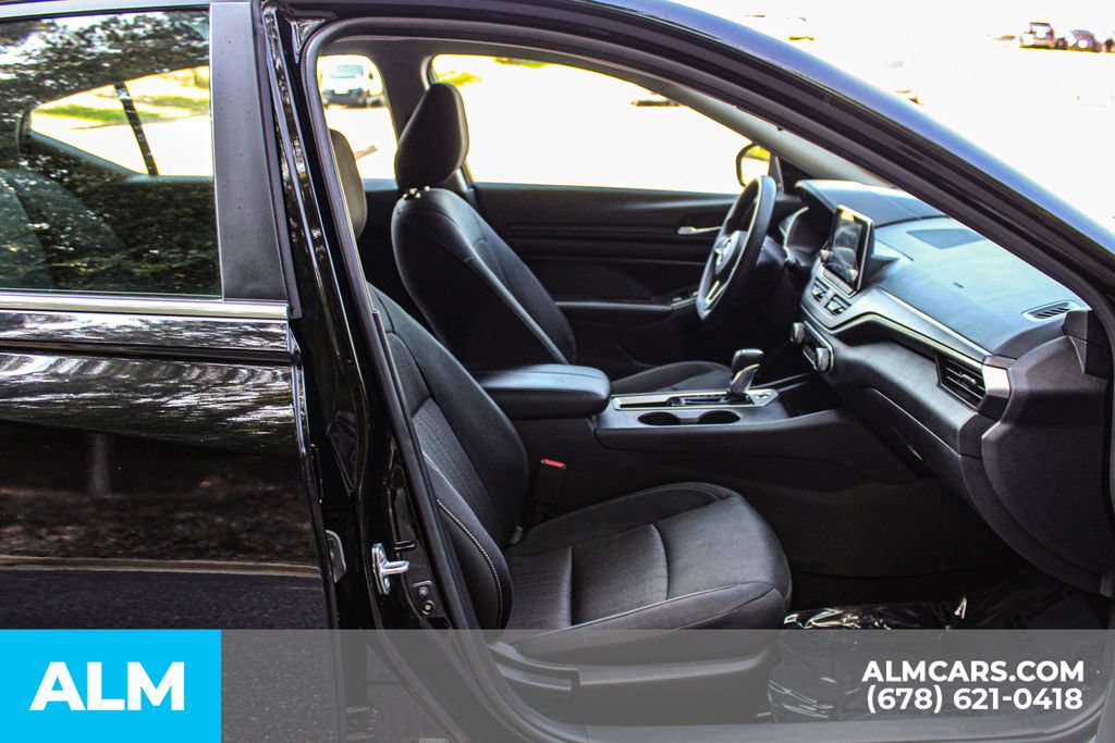 Used 2025 Nissan Altima 2.5 SV FWD image 18