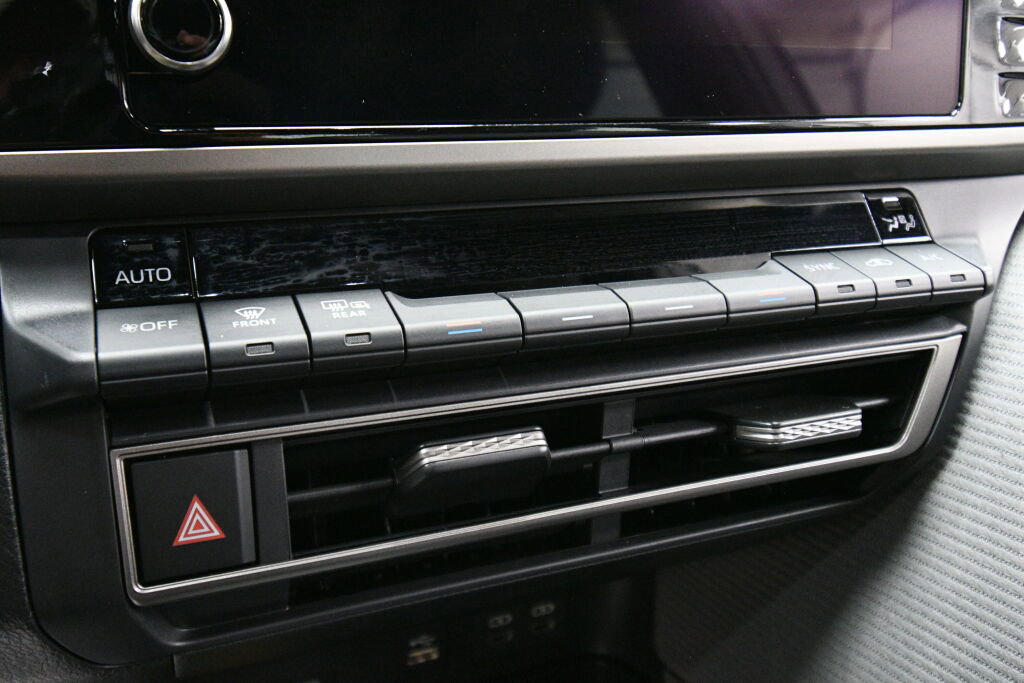 Certified 2025 Toyota Camry SE image 21