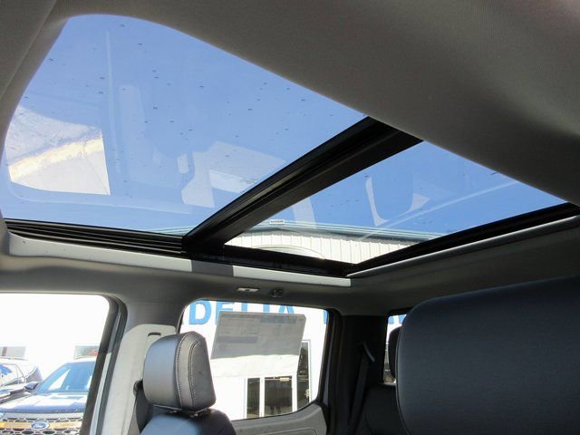 New 2026 Ford F350 Lariat w/ Black Appearance Package image 9