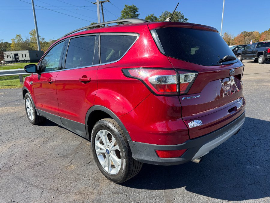 Used 2018 Ford Escape SE w/ SE SYNC Package AWD/4WD image 3