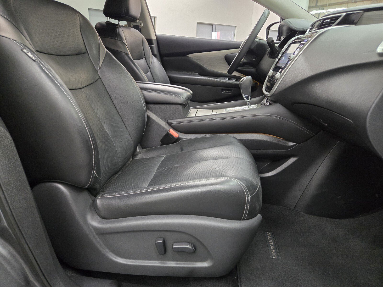 Used 2015 Nissan Murano Platinum w/ Platinum Technology Package FWD image 12