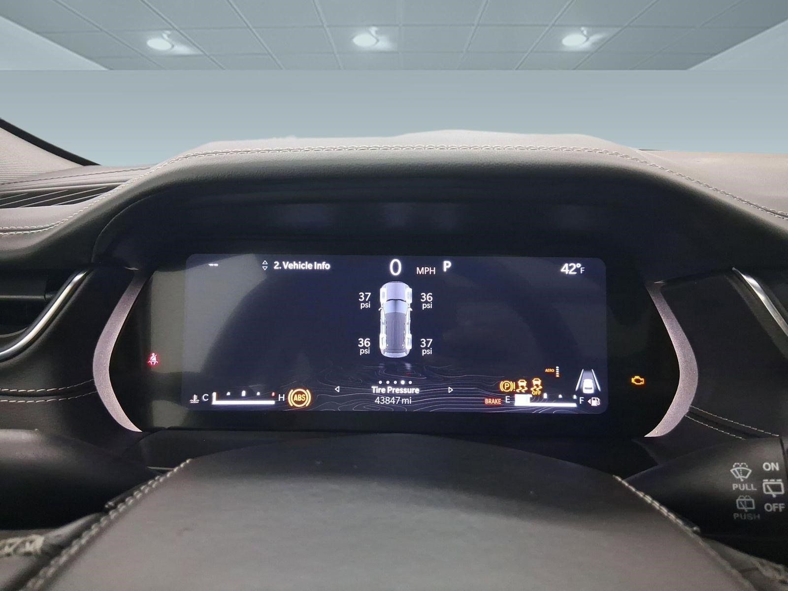 Used 2023 Jeep Grand Cherokee Overland w/ Adv Protech Group III image 19