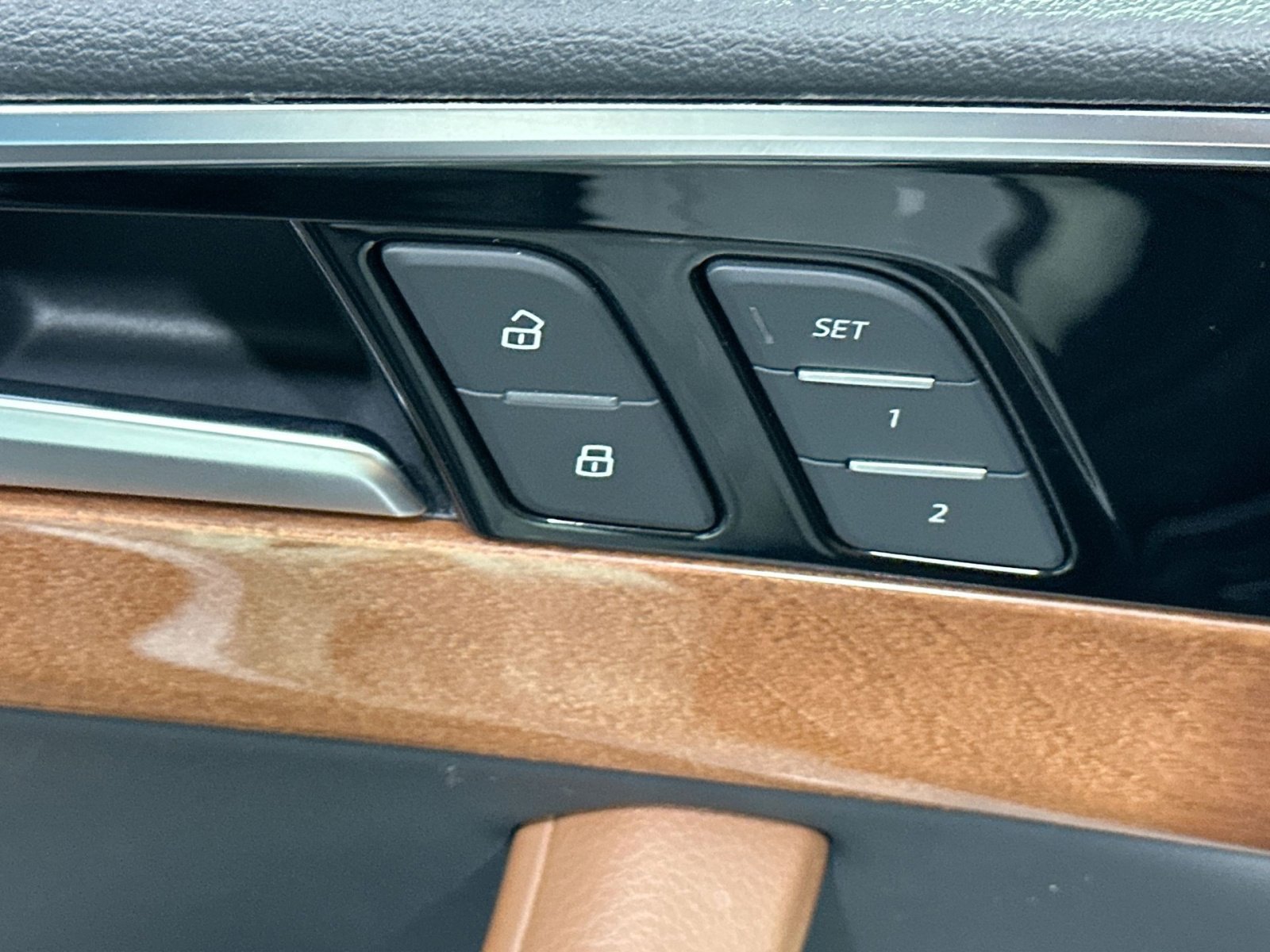 Used 2022 Audi A4 2.0T Premium w/ Convenience Package image 17