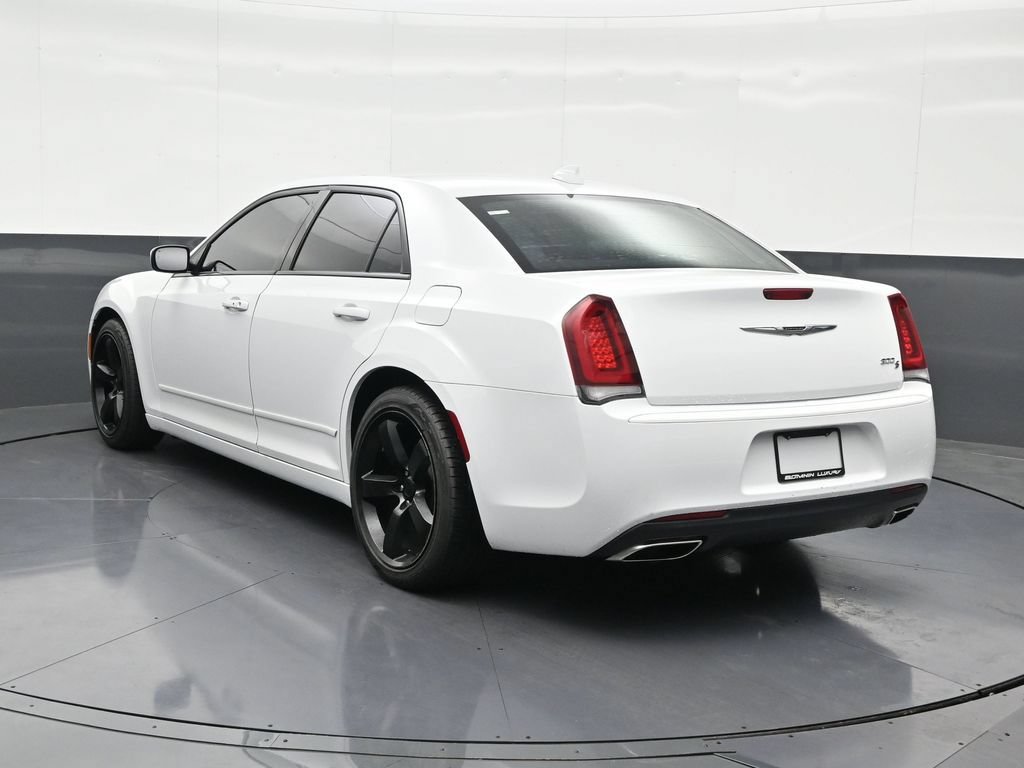 Used 2020 Chrysler 300 S RWD image 3