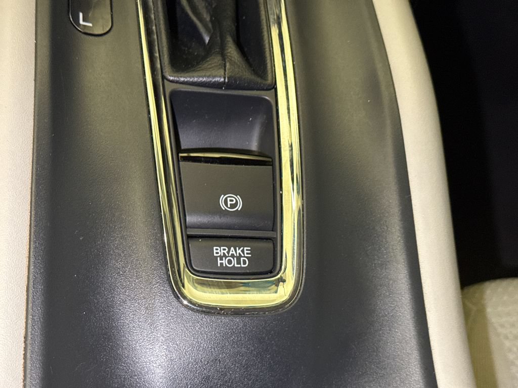 Certified 2022 Honda HR-V LX image 26