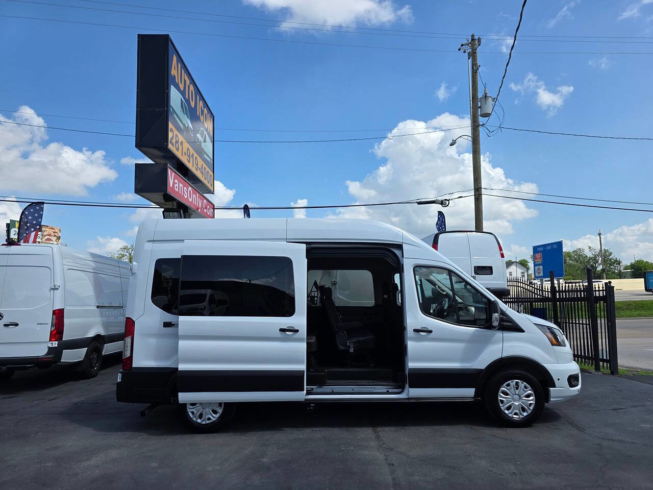 Used 2025 Ford Transit 350 XLT RWD image 5