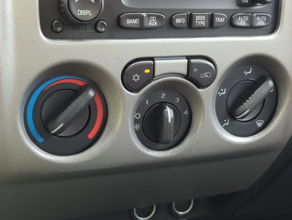 Used 2012 Chevrolet Colorado LT AWD/4WD image 16