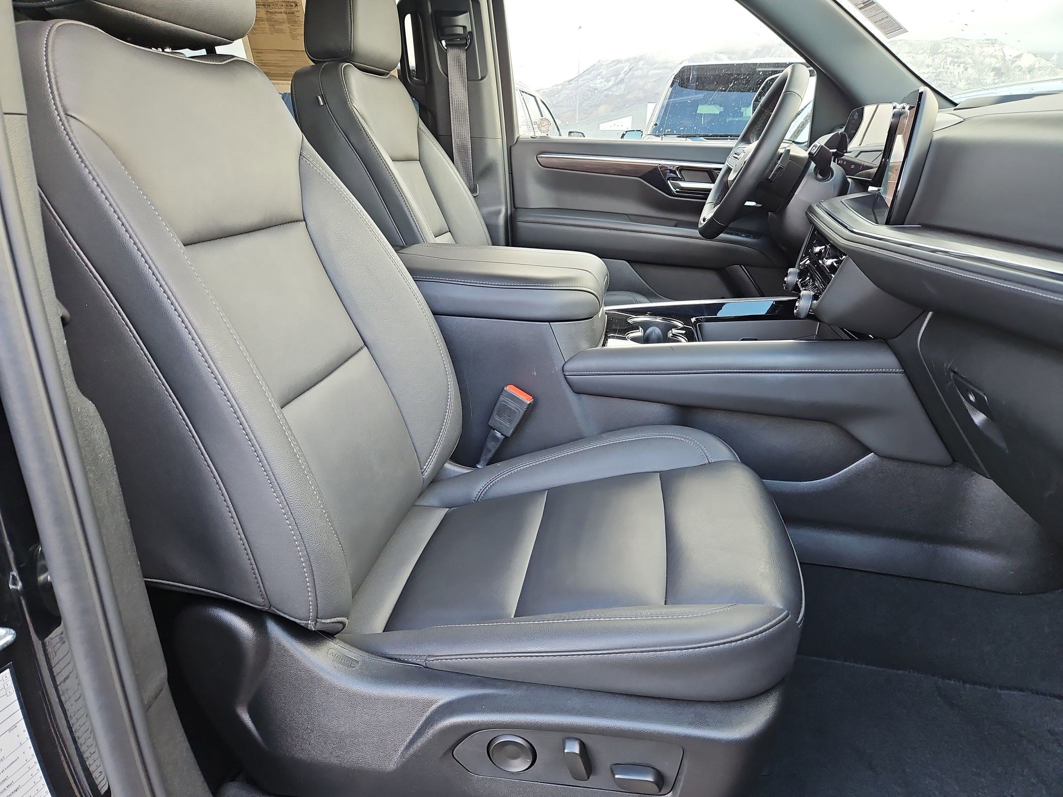 Used 2025 Chevrolet Tahoe Z71 image 31